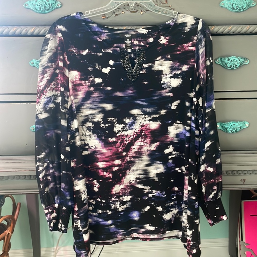 Gorgeous dressy top!